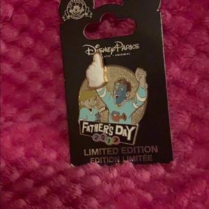 NWT Disney Parks Father’s Day 2017 trading pin